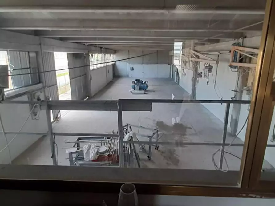 Immagine 1 di Capannone industriale in affitto  a Ortonovo