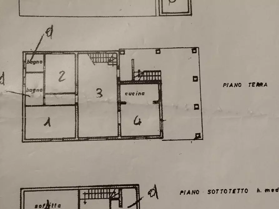 Immagine 33 di Villa in vendita  a Carrara