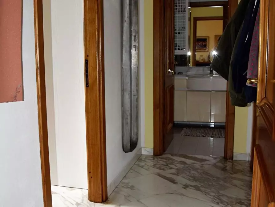 Immagine 17 di Villa in vendita  a Carrara