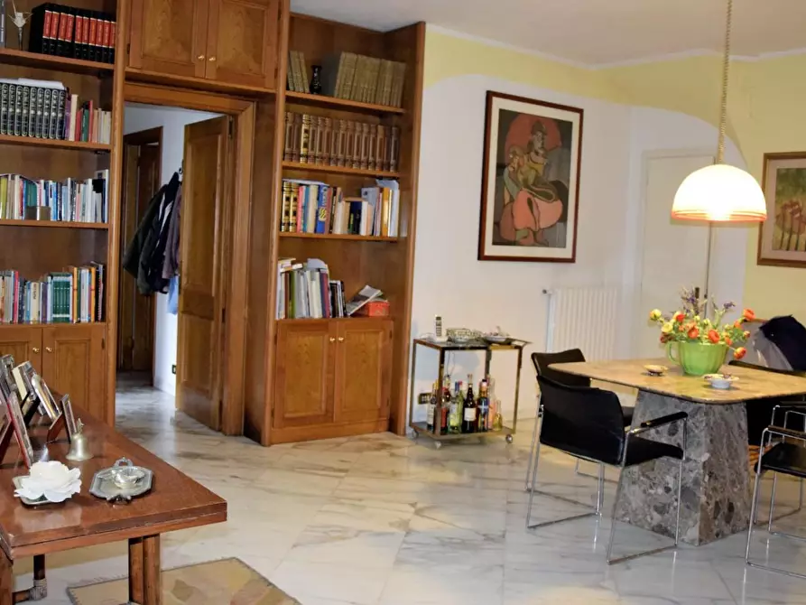 Immagine 18 di Villa in vendita  a Carrara