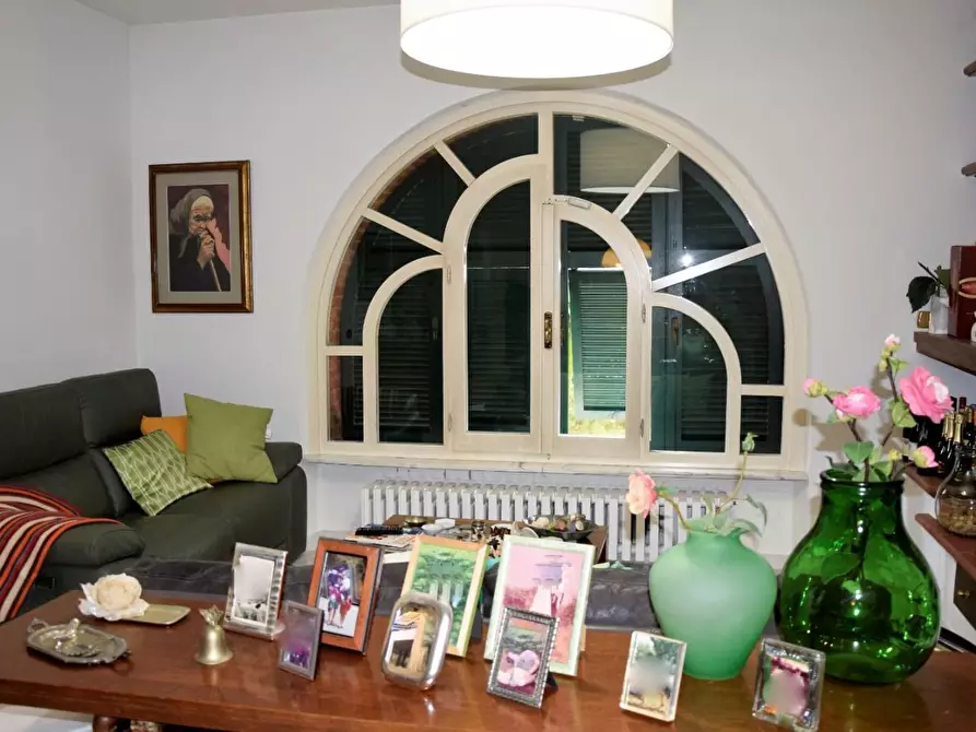 Immagine 25 di Villa in vendita  a Carrara