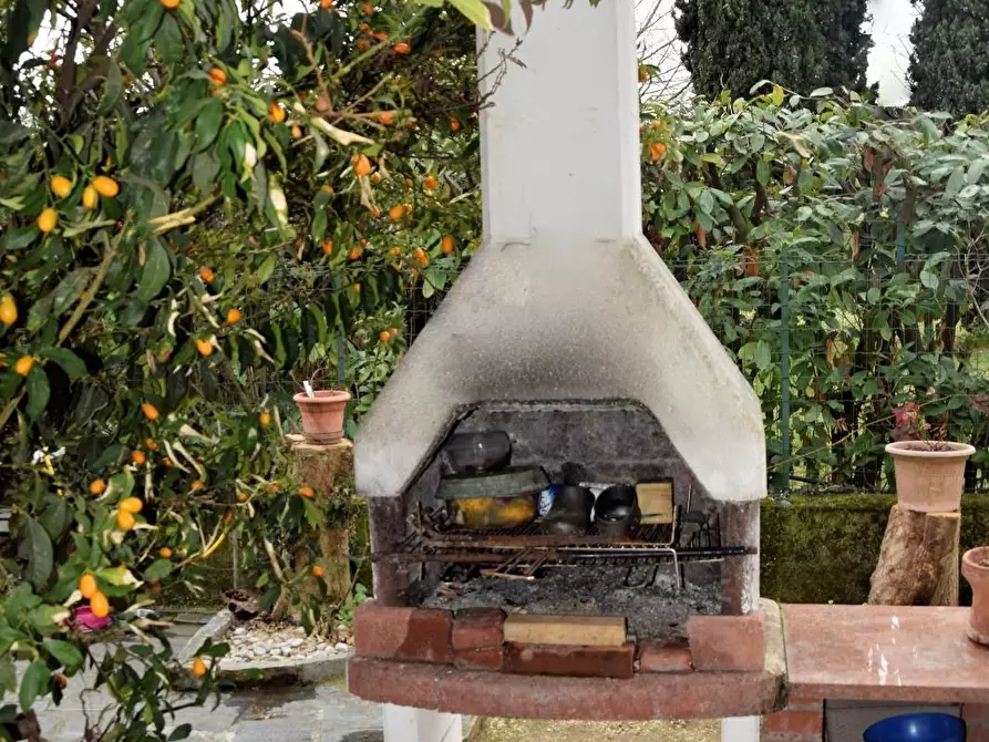 Immagine 26 di Villa in vendita  a Carrara