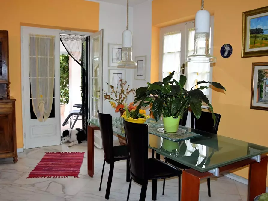 Immagine 5 di Villa in vendita  a Carrara