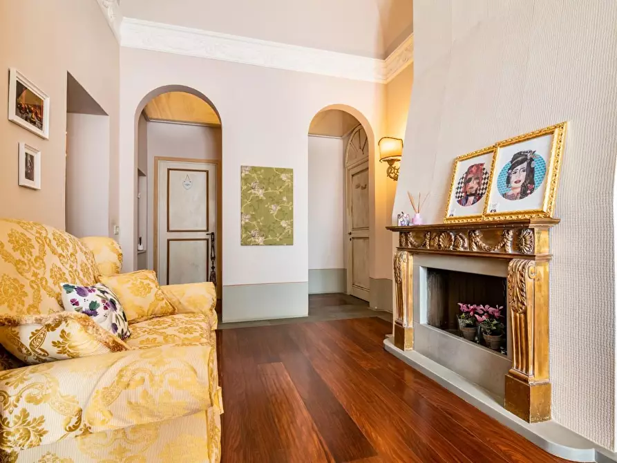 Immagine 33 di Casa colonica in vendita  a Cascina