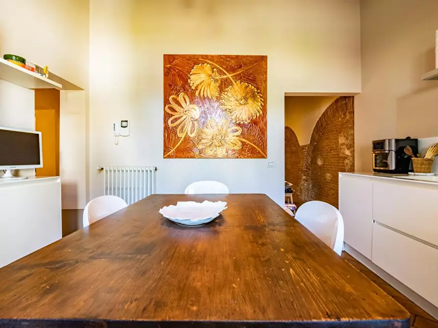 Immagine 21 di Casa colonica in vendita  a Cascina