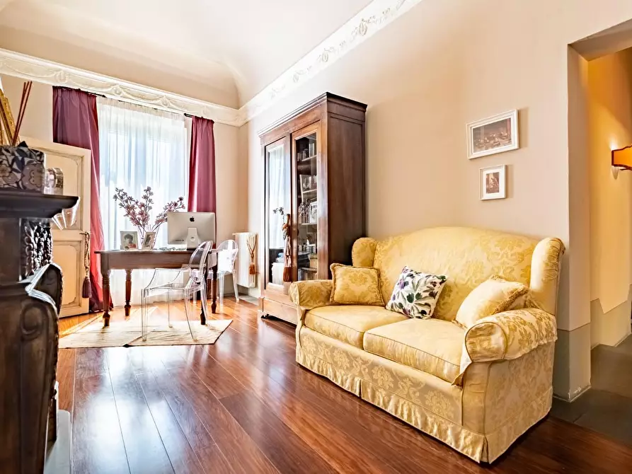 Immagine 30 di Casa colonica in vendita  a Cascina