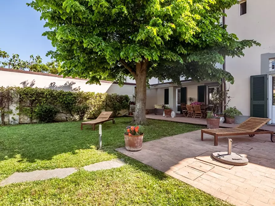 Immagine 55 di Casa colonica in vendita  a Cascina