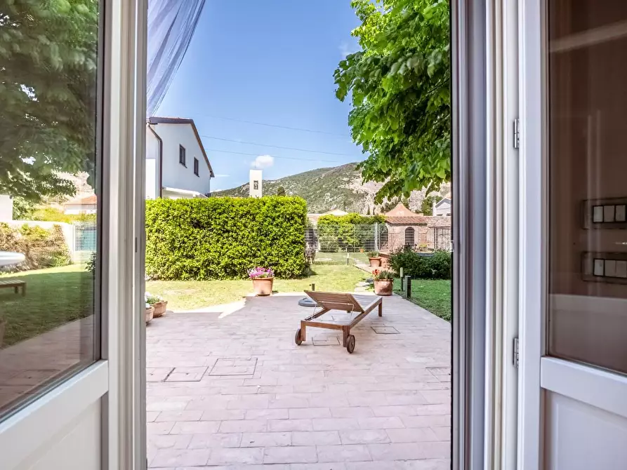 Immagine 22 di Casa colonica in vendita  a Cascina