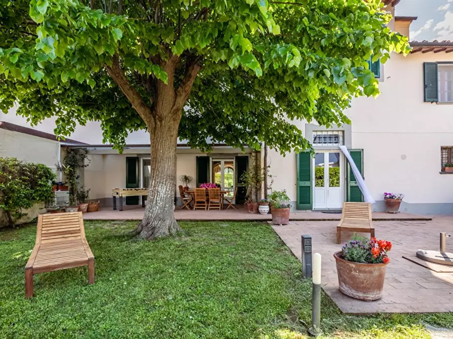 Immagine 56 di Casa colonica in vendita  a Cascina