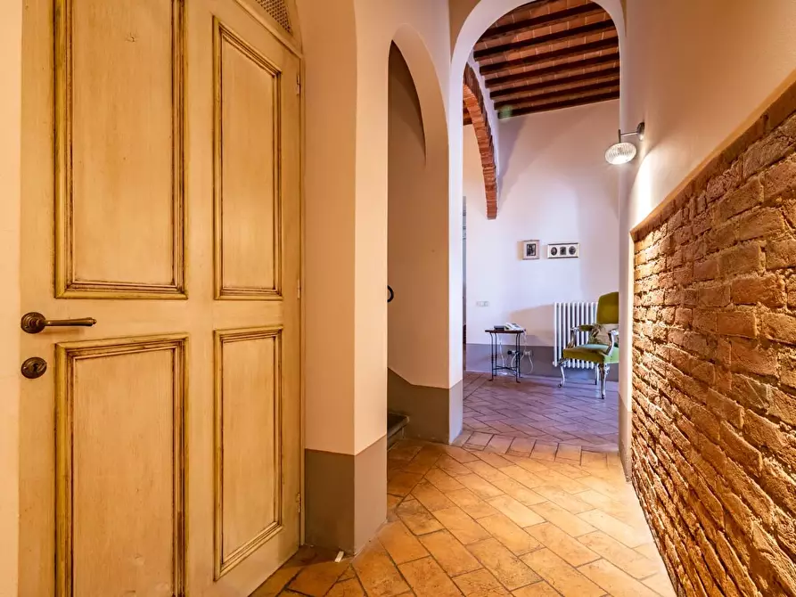 Immagine 26 di Casa colonica in vendita  a Cascina