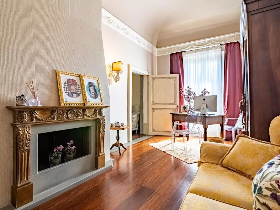 Immagine 29 di Casa colonica in vendita  a Cascina