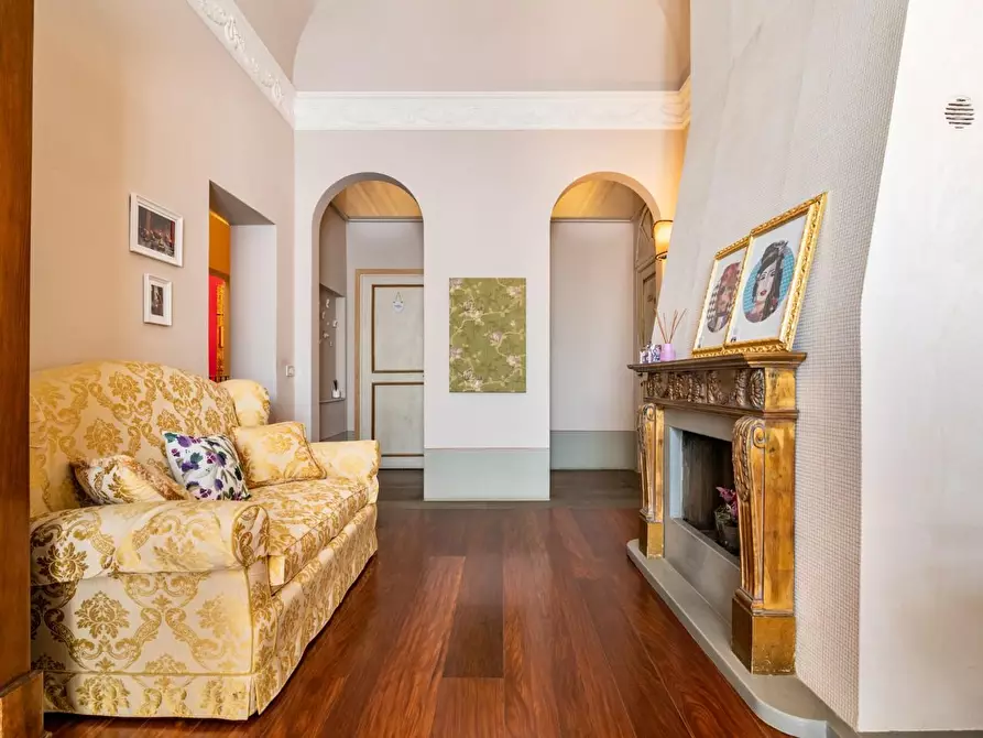 Immagine 32 di Casa colonica in vendita  a Cascina