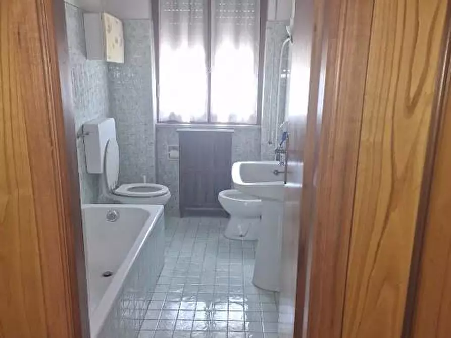 Immagine 18 di Villa in vendita  a Carrara