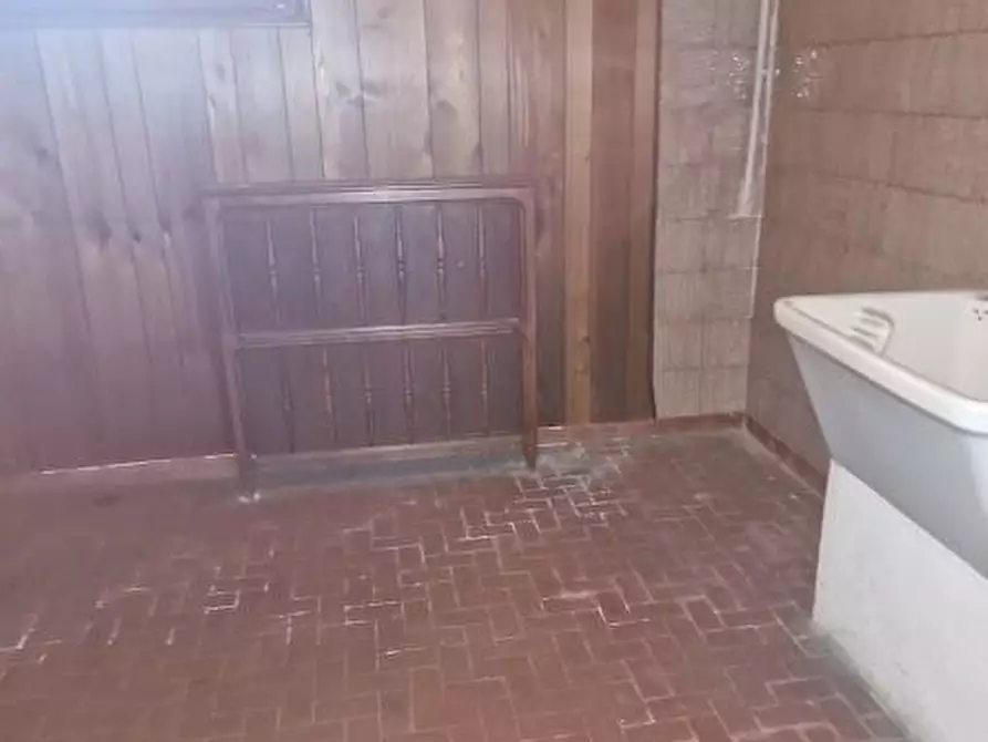 Immagine 23 di Villa in vendita  a Carrara