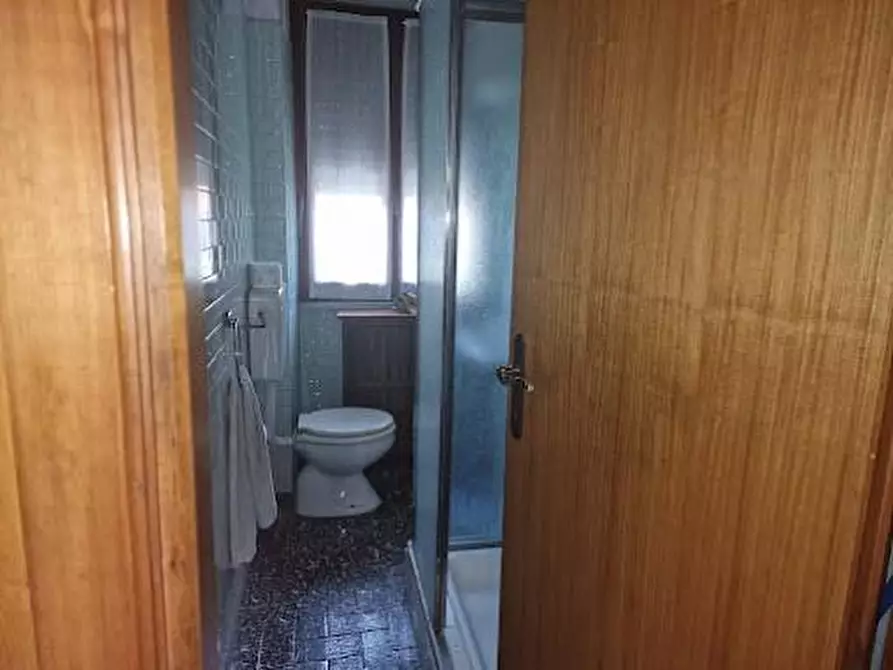 Immagine 12 di Villa in vendita  a Carrara