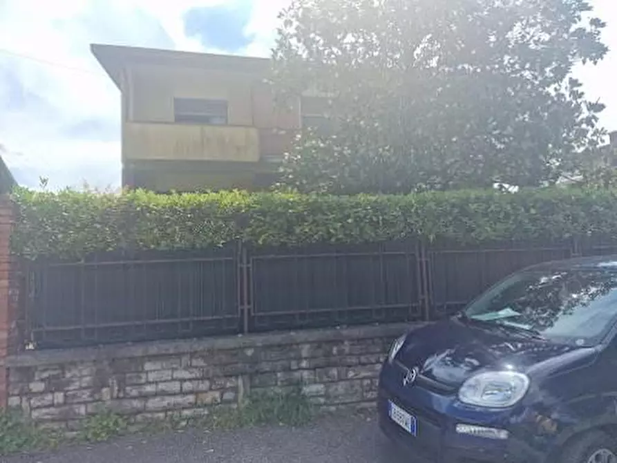 Immagine 28 di Villa in vendita  a Carrara