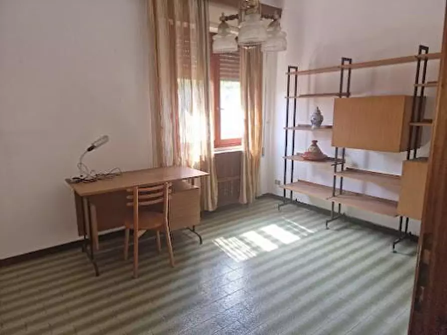 Immagine 11 di Villa in vendita  a Carrara