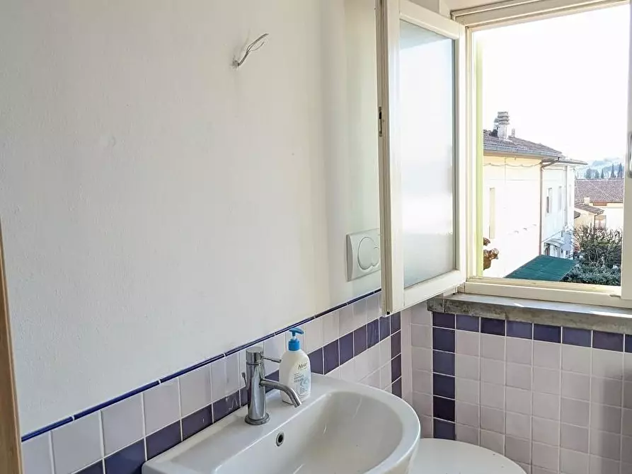 Immagine 11 di Mansarda in vendita  a Vinci