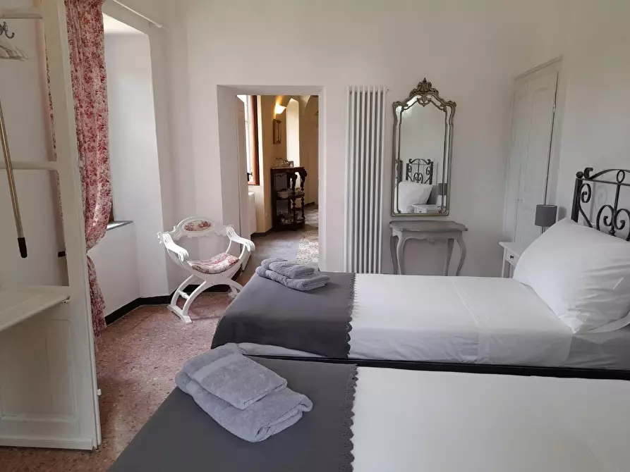 Immagine 2 di Casa semindipendente in vendita  a Licciana Nardi