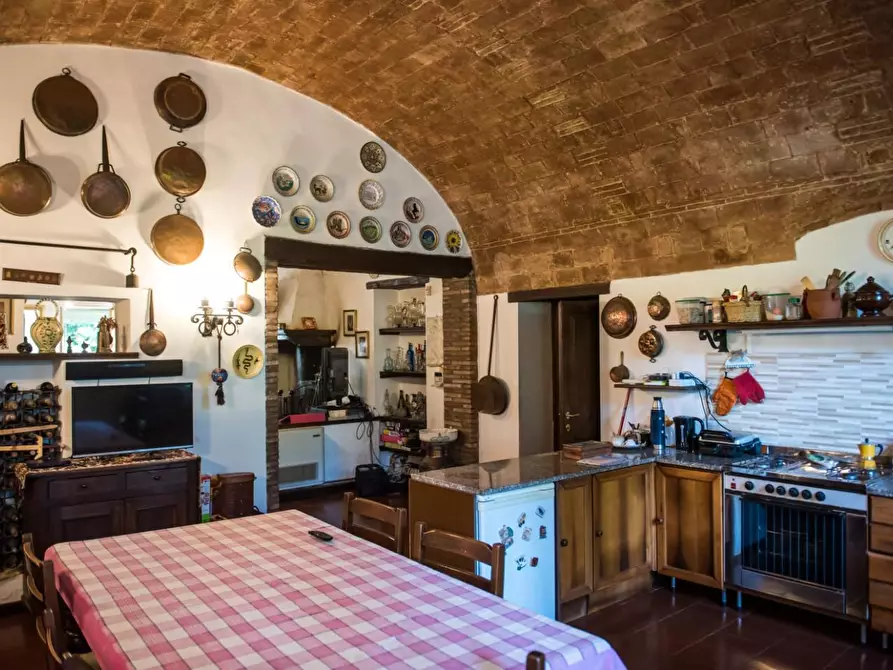 Immagine 22 di Rustico / casale in vendita  a Pisa