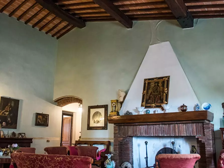 Immagine 53 di Rustico / casale in vendita  a Pisa