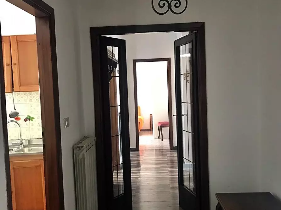 Immagine 26 di Appartamento in vendita  a Viareggio