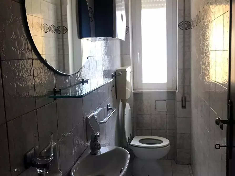 Immagine 17 di Appartamento in vendita  a Viareggio