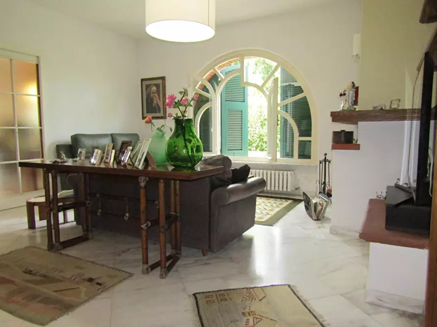 Immagine 70 di Villa in vendita  a Carrara