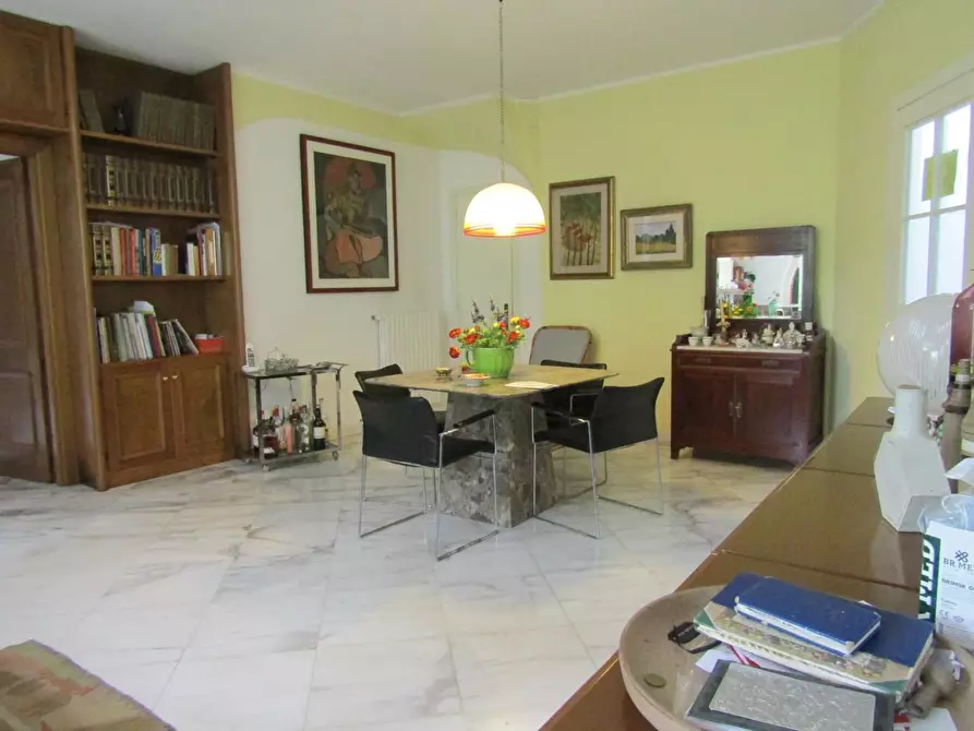 Immagine 60 di Villa in vendita  a Carrara
