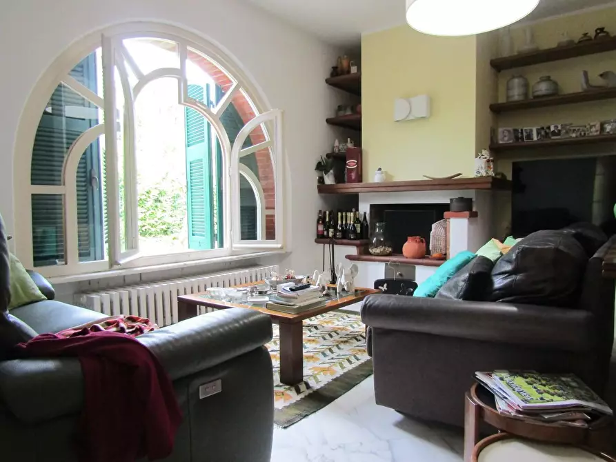Immagine 62 di Villa in vendita  a Carrara