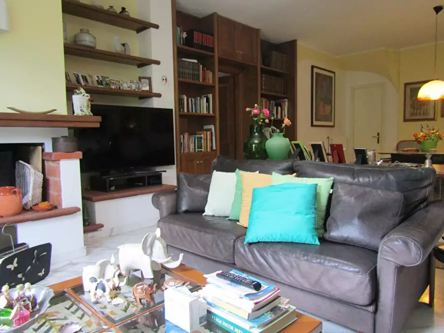 Immagine 73 di Villa in vendita  a Carrara