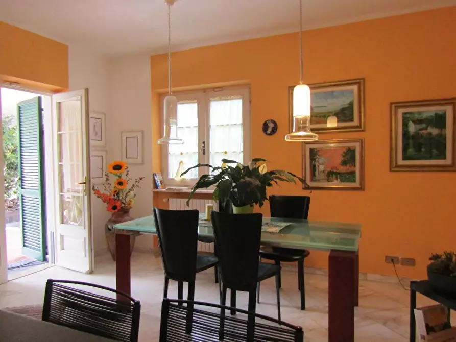 Immagine 78 di Villa in vendita  a Carrara