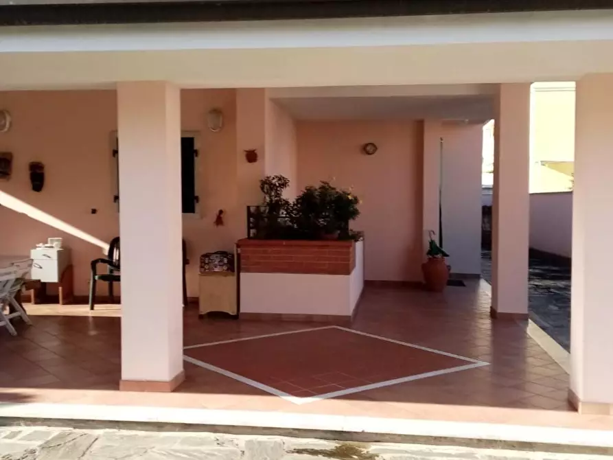 Immagine 38 di Villa in vendita  a Carrara