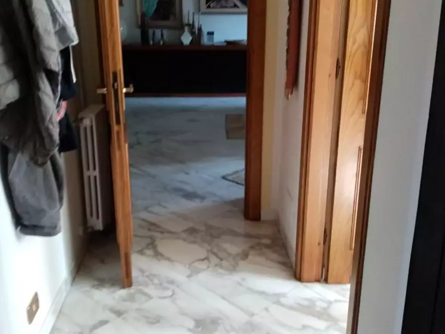 Immagine 20 di Villa in vendita  a Carrara