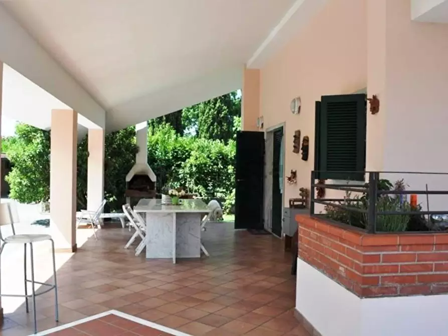 Immagine 58 di Villa in vendita  a Carrara
