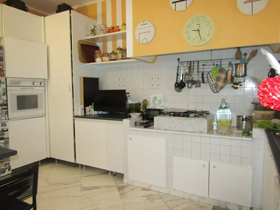 Immagine 79 di Villa in vendita  a Carrara