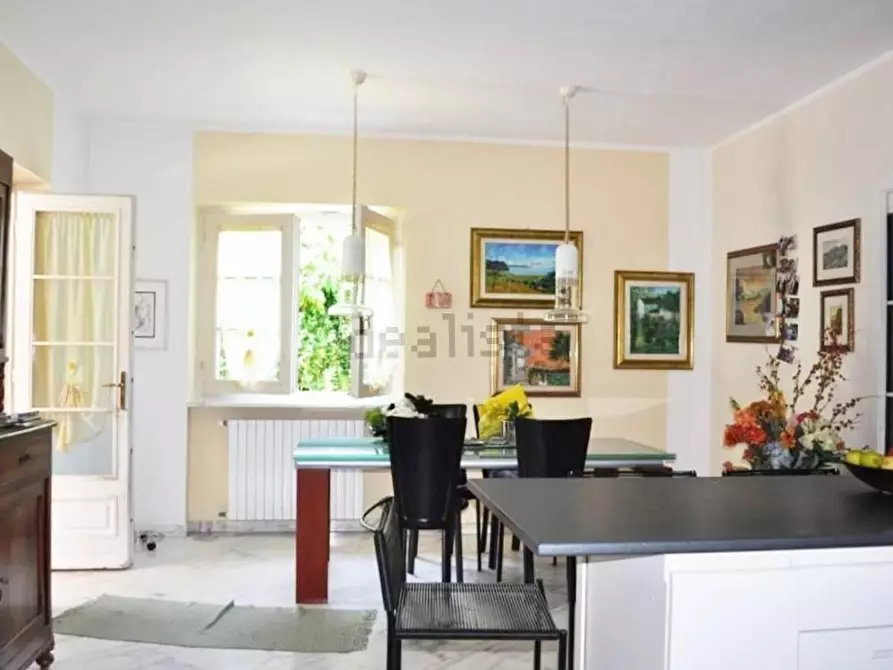 Immagine 15 di Villa in vendita  a Carrara