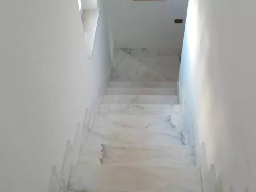 Immagine 45 di Villa in vendita  a Carrara