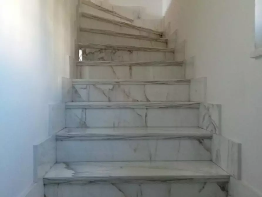 Immagine 23 di Villa in vendita  a Carrara