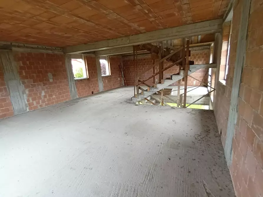 Immagine 15 di Villa in vendita  a Capannori