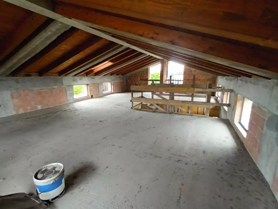 Immagine 30 di Villa in vendita  a Capannori