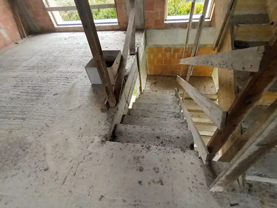 Immagine 10 di Villa in vendita  a Capannori