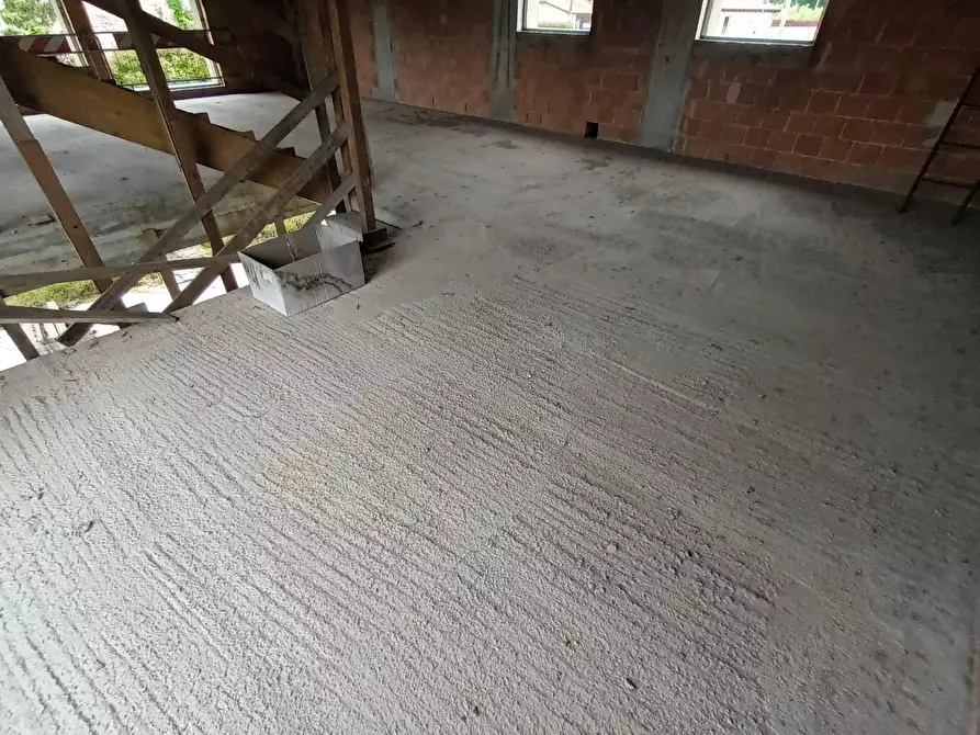 Immagine 18 di Villa in vendita  a Capannori