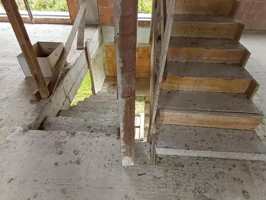 Immagine 11 di Villa in vendita  a Capannori