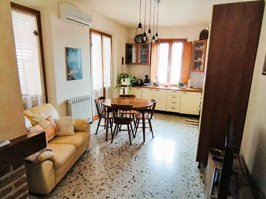 Immagine 3 di Villa in vendita  a San Miniato