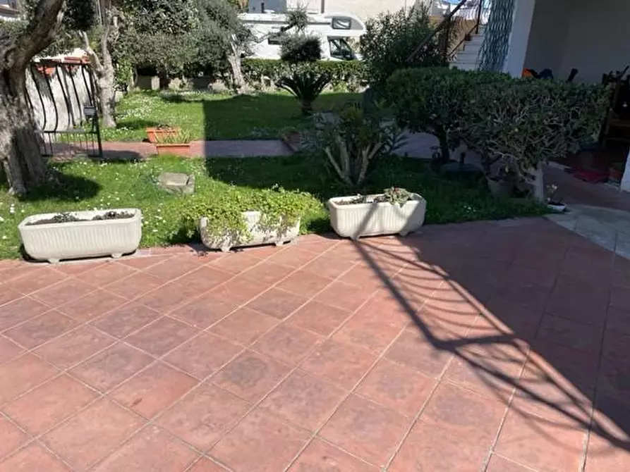 Immagine 18 di Villa in vendita  a Vecchiano