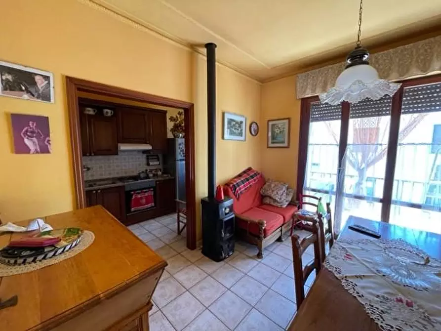 Immagine 10 di Villa in vendita  a Vecchiano