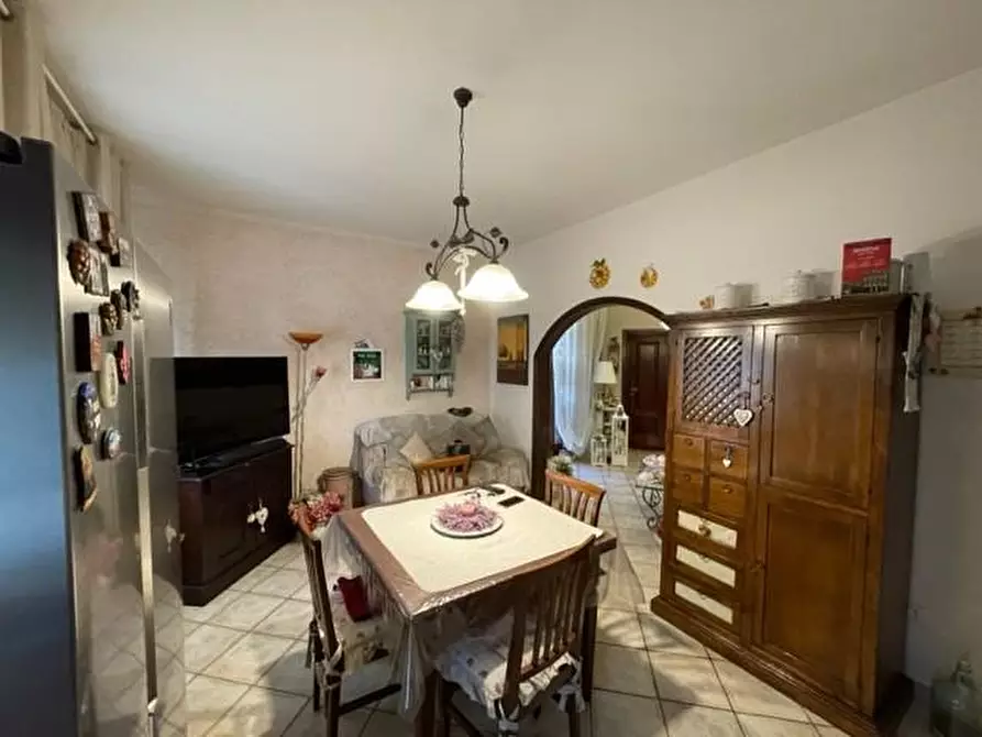 Immagine 3 di Villa in vendita  a Vecchiano