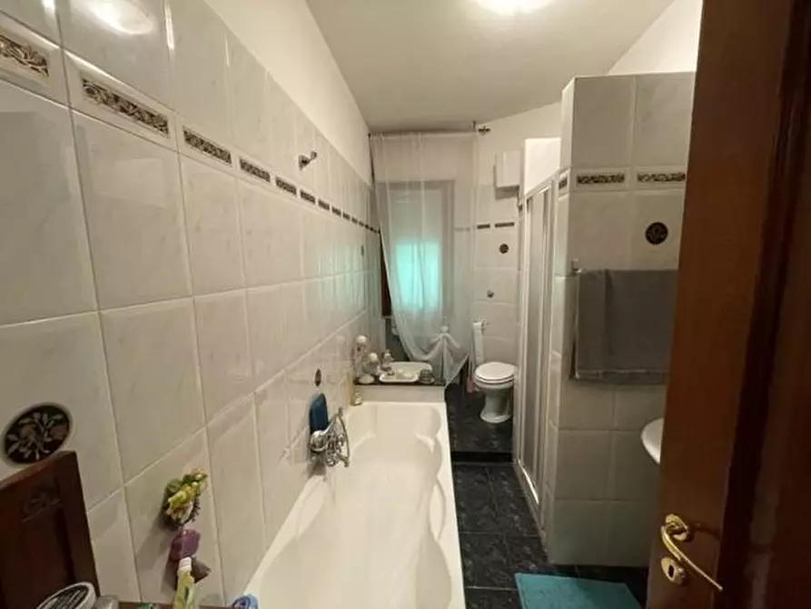 Immagine 5 di Villa in vendita  a Vecchiano