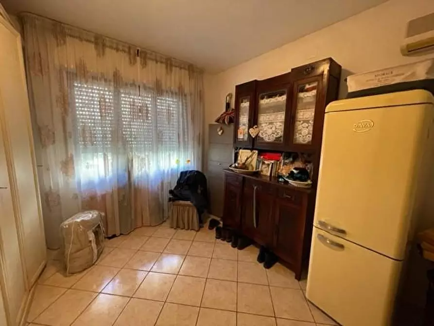 Immagine 8 di Villa in vendita  a Vecchiano